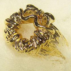 Miracle on 34th Street Replica Gold Wreath Ring